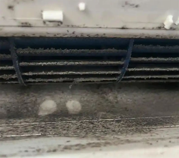 北林空调吹的风有股烧焦味是怎么回事